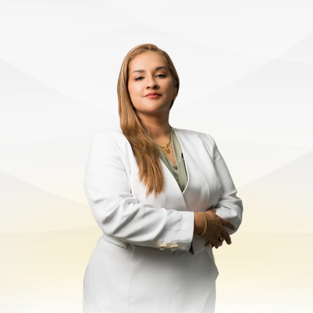 Dra. carolina zimic , especialista en medicina estetica regenerativa
